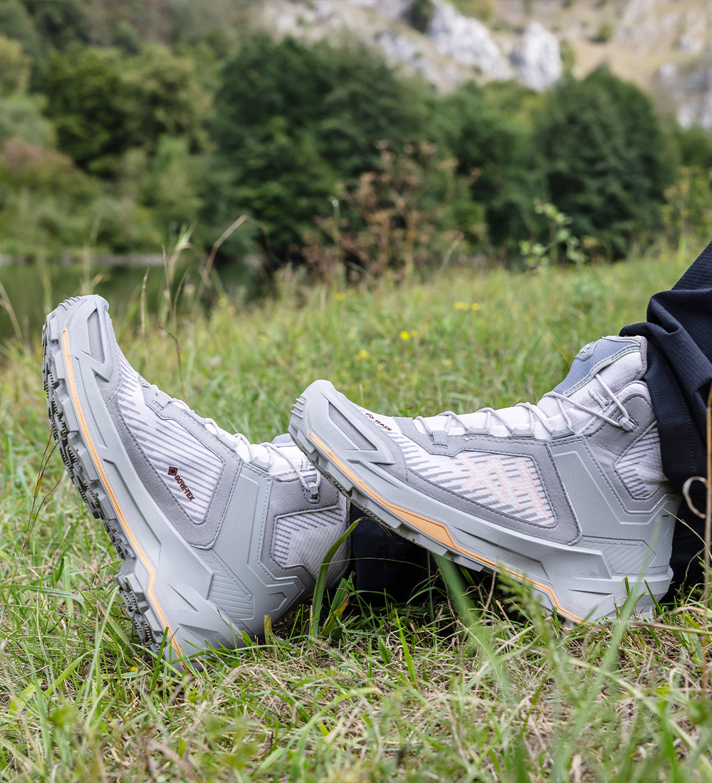 Hiking Schuhe, Graue Stiefel, Trail-Schuhwerk, Outdoor-Sneaker, Netzpaneele