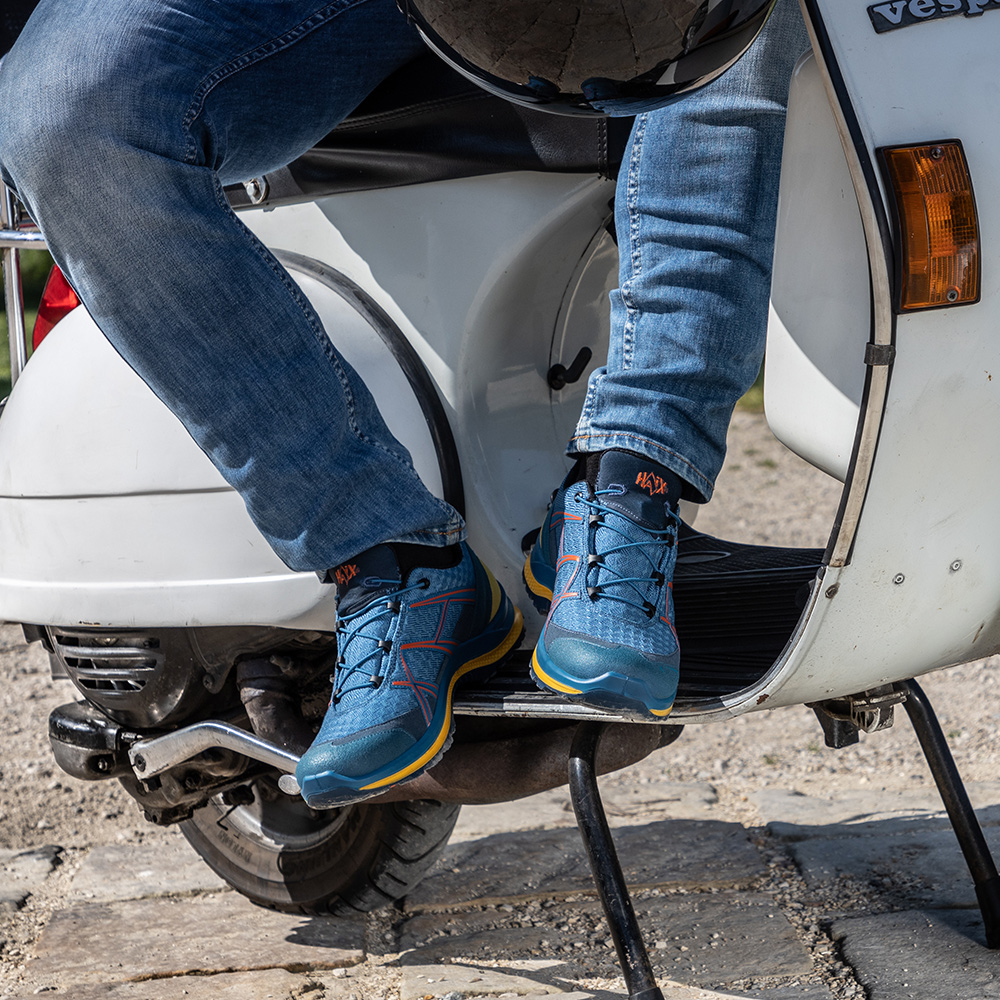 330104_black_eagle_adventure_2-2_gtx_low_cobalt-fire_act04_web 330104_black_eagle_adventure_2-2_gtx_low_cobalt-fire_act04_web01910