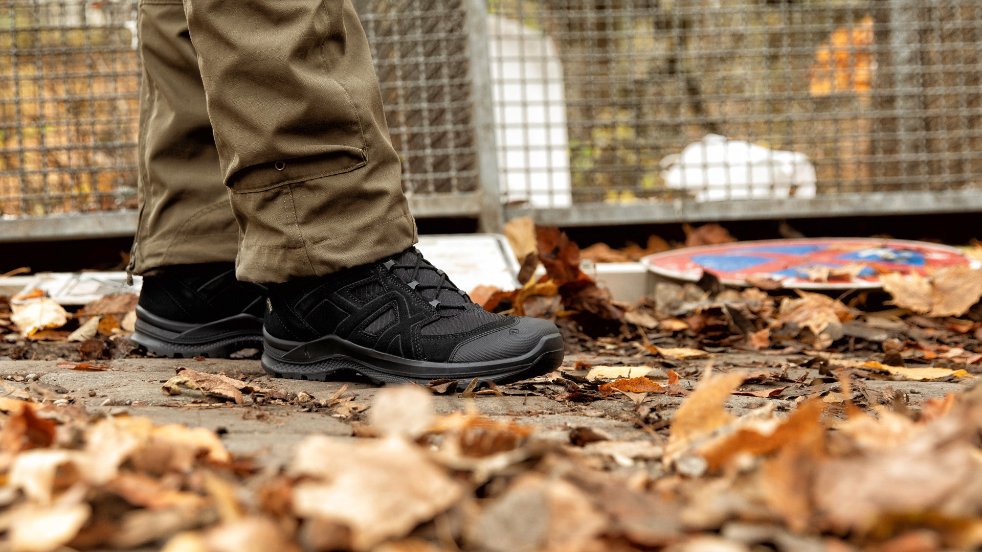 330007_athletic-mid-v-black